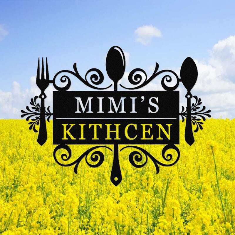 Heartfelt Farmhouse Metal Sign for Mom's Custom Kitchen