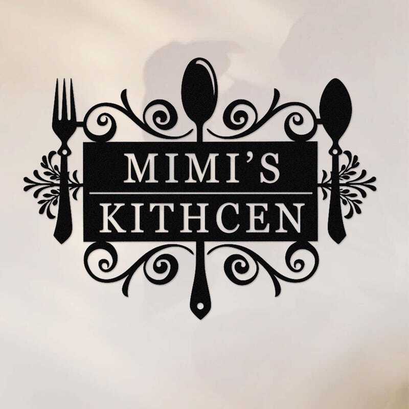 Heartfelt Farmhouse Metal Sign for Mom's Custom Kitchen