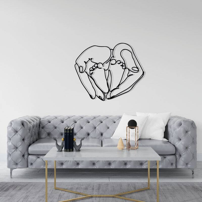 Modern Baby Footprints Metal Sign - A Treasured Gift for Mom
