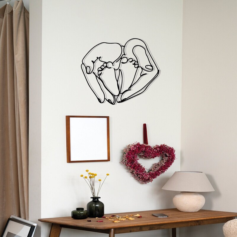 Modern Baby Footprints Metal Sign - A Treasured Gift for Mom